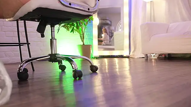 Snapshot of NovaMaria chatting on 02/28/25, 09:25 NovaMaria online show from 02/28/25, 09:25