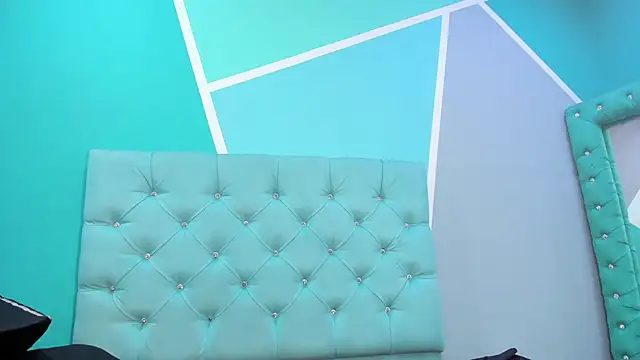 Snapshot of AlondraFerri1 chatting on 12/23/24, 08:03 AlondraFerri1 online show from 12/23/24, 08:03