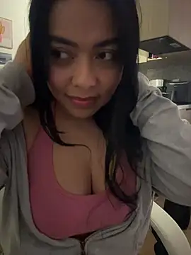 Snapshot of PetitLumiere chatting on 01/02/25, 02:00 PetitLumiere online show from 01/02/25, 02:00