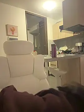 Snapshot of PetitLumiere chatting on 01/03/25, 03:49 PetitLumiere online show from 01/03/25, 03:49