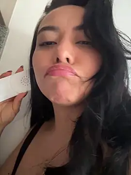 Snapshot of PetitLumiere chatting on 02/17/25, 08:58 PetitLumiere online show from 02/17/25, 08:58