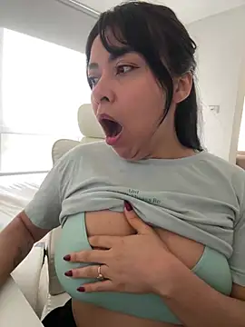 Snapshot of PetitLumiere chatting on 03/07/25, 12:34 PetitLumiere online show from 03/07/25, 12:34