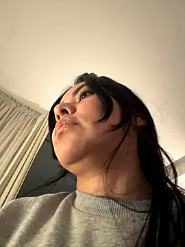 Snapshot of PetitLumiere chatting on 09/15/25, 04:34 PetitLumiere online show from 09/15/25, 04:34