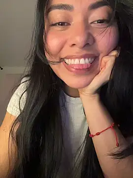 Snapshot of PetitLumiere chatting on 10/10/25, 04:00 PetitLumiere online show from 10/10/25, 04:00