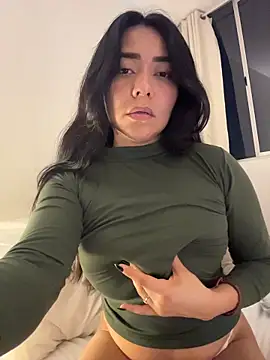 Snapshot of PetitLumiere chatting on 02/03/26, 06:40 PetitLumiere online show from 02/03/26, 06:40