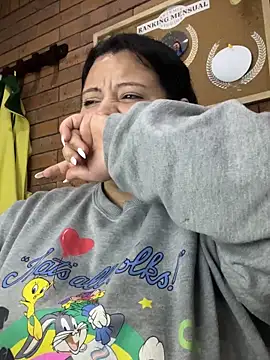 dannarossy  online show from 10/17/25, 05:10