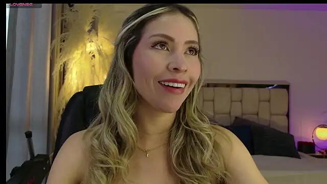 Ammy Castro online show from 11/06/25, 09:26