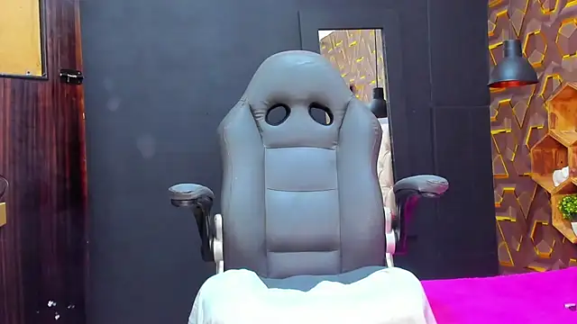 Snapshot of deyy_madissonn chatting on 01/11/25, 09:57 deyy madissonn online show from 01/11/25, 09:57