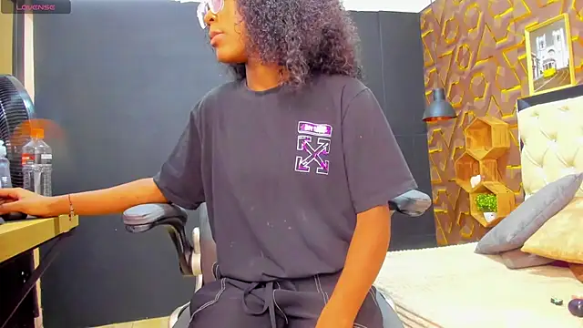 Snapshot of deyy_madissonn chatting on 01/29/25, 07:11 deyy madissonn online show from 01/29/25, 07:11