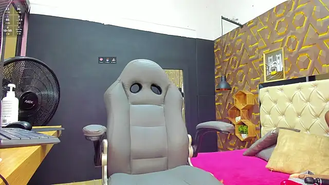 Snapshot of deyy_madissonn chatting on 02/10/25, 08:10 deyy madissonn online show from 02/10/25, 08:10