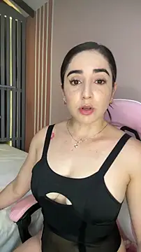 Snapshot of Victoria-And1 chatting on 12/20/25, 01:45 Victoria-And1 online show from 12/20/25, 01:45