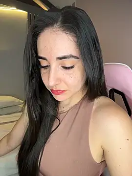 Snapshot of Victoria-And1 chatting on 02/06/26, 01:21 Victoria-And1 online show from 02/06/26, 01:21