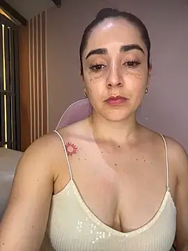 Snapshot of Victoria-And1 chatting on 02/17/26, 01:35 Victoria-And1 online show from 02/17/26, 01:35