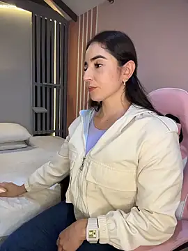 Snapshot of Victoria-And1 chatting on 03/24/26, 01:10 Victoria-And1 online show from 03/24/26, 01:10