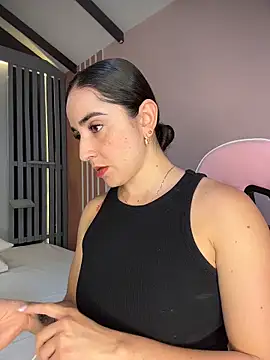 Snapshot of Victoria-And1 chatting on 04/02/26, 01:36 Victoria-And1 online show from 04/02/26, 01:36