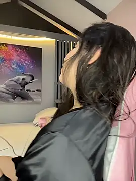 Snapshot of Victoria-And1 chatting on 04/07/26, 01:39 Victoria-And1 online show from 04/07/26, 01:39