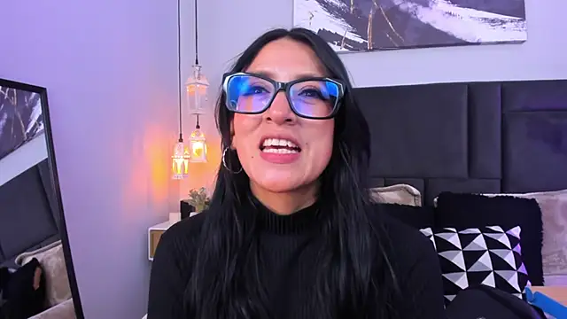 kira moon   online show from 03/13/26, 09:10