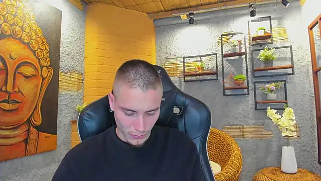 Snapshot of JordanThompson_ chatting on 03/19/25, 10:53 JordanThompson  online show from 03/19/25, 10:53