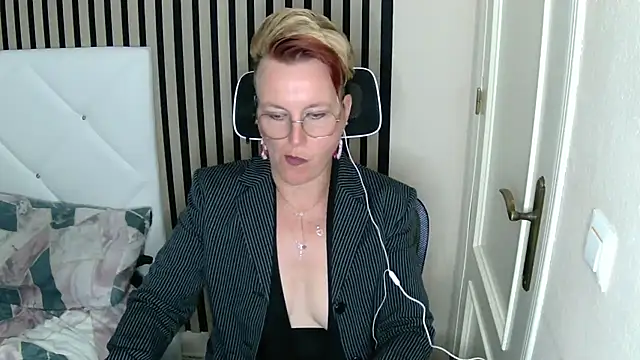 xxNoeliaxx online show from 03/15/25, 11:08