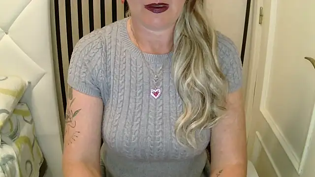 xxNoeliaxx online show from 03/02/26, 08:32