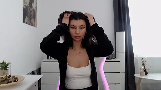 Simply the best online show from 02/18/25, 01:55