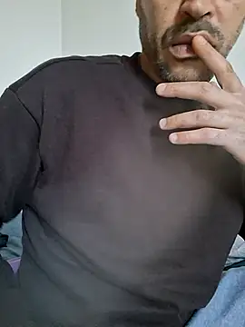 molozeb online show from 10/14/25, 04:30