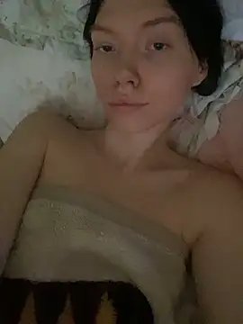 Snapshot of Lisaaa_Alisa chatting on 11/17/25, 10:43 Lisaaa Alisa online show from 11/17/25, 10:43