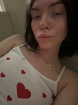 Lisaaa Alisa online show from 04/15/26, 07:10