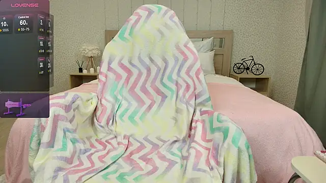 Snapshot of oliviiaa chatting on 11/10/25, 12:20 oliviiaa online show from 11/10/25, 12:20