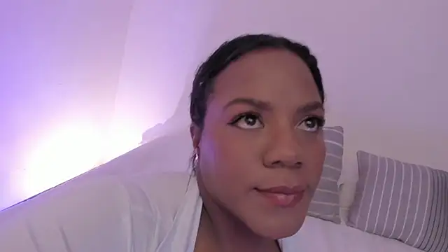 Sexyshantal  online show from 10/28/25, 07:27