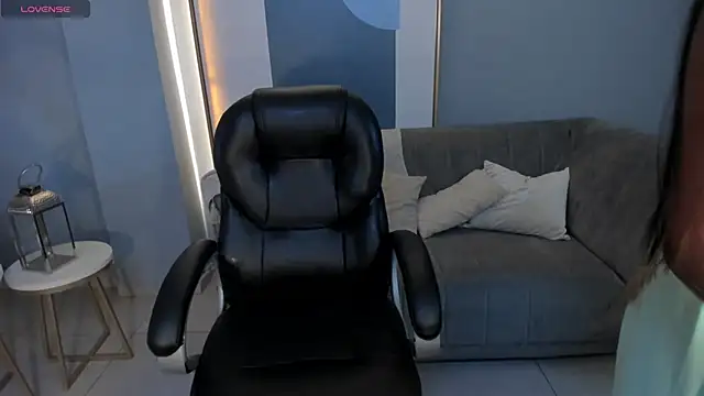 JessicaWilliams1 online show from 10/05/25, 08:34