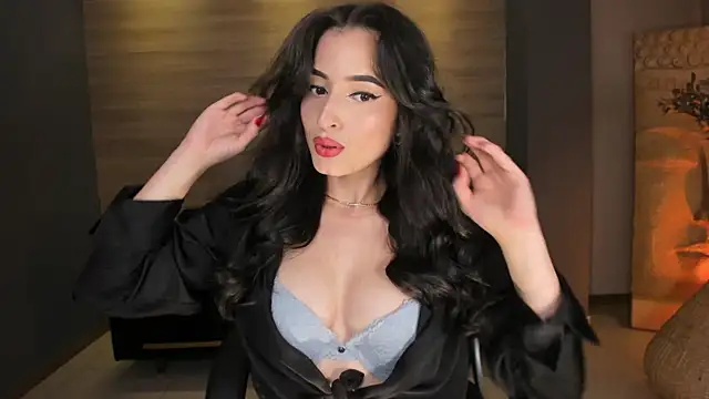 Snapshot of DominiqueVega chatting on 01/13/25, 08:37 DominiqueVega online show from 01/13/25, 08:37