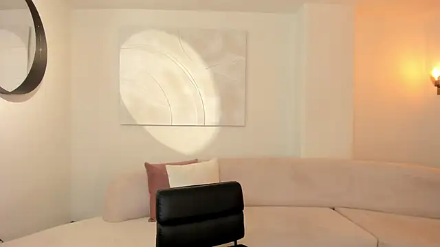 Snapshot of DominiqueVega chatting on 03/10/25, 12:29 DominiqueVega online show from 03/10/25, 12:29