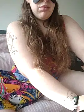 Snapshot of FrancaiseLynne chatting on 02/15/25, 08:44 FrancaiseLynne online show from 02/15/25, 08:44