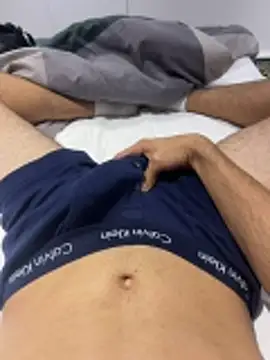 h0rnyguy001 online show from 10/18/25, 07:25