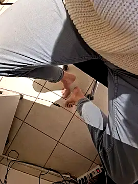 Snapshot of Lorent6969 chatting on 01/28/25, 07:11 Lorent6969 online show from 01/28/25, 07:11