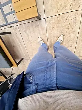 Snapshot of Lorent6969 chatting on 02/02/25, 09:19 Lorent6969 online show from 02/02/25, 09:19