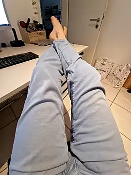 Snapshot of Lorent6969 chatting on 02/04/25, 08:13 Lorent6969 online show from 02/04/25, 08:13