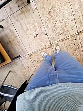 Snapshot of Lorent6969 chatting on 02/12/25, 08:27 Lorent6969 online show from 02/12/25, 08:27