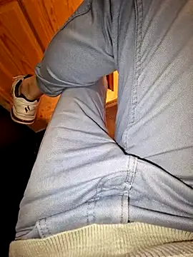 Snapshot of Lorent6969 chatting on 02/12/25, 04:44 Lorent6969 online show from 02/12/25, 04:44