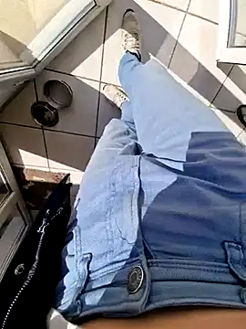 Snapshot of Lorent6969 chatting on 03/13/25, 12:13 Lorent6969 online show from 03/13/25, 12:13