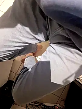 Snapshot of Lorent6969 chatting on 03/20/25, 04:51 Lorent6969 online show from 03/20/25, 04:51