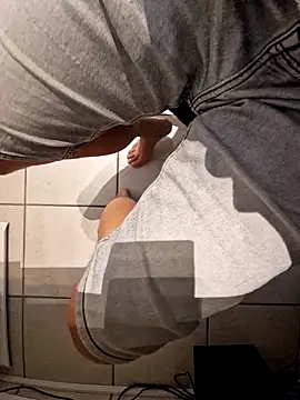 Snapshot of Lorent6969 chatting on 09/15/25, 06:13 Lorent6969 online show from 09/15/25, 06:13