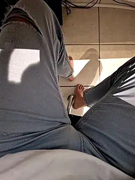 Snapshot of Lorent6969 chatting on 10/13/25, 10:48 Lorent6969 online show from 10/13/25, 10:48