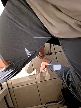 Snapshot of Lorent6969 chatting on 10/14/25, 04:02 Lorent6969 online show from 10/14/25, 04:02