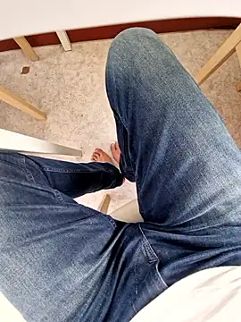 Snapshot of Lorent6969 chatting on 10/26/25, 08:31 Lorent6969 online show from 10/26/25, 08:31