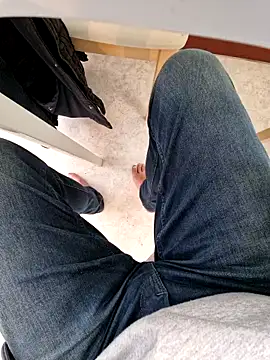 Snapshot of Lorent6969 chatting on 10/29/25, 06:48 Lorent6969 online show from 10/29/25, 06:48