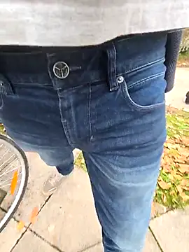 Snapshot of Lorent6969 chatting on 10/31/25, 08:04 Lorent6969 online show from 10/31/25, 08:04