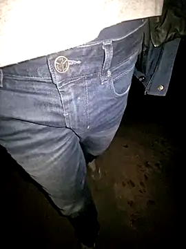 Snapshot of Lorent6969 chatting on 11/15/25, 05:27 Lorent6969 online show from 11/15/25, 05:27