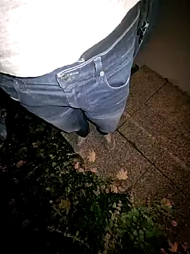 Snapshot of Lorent6969 chatting on 11/19/25, 04:45 Lorent6969 online show from 11/19/25, 04:45